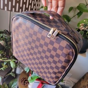 🎁 24hr Sale 🎁 Brown Checkered Makeup Organizer Travel Bag